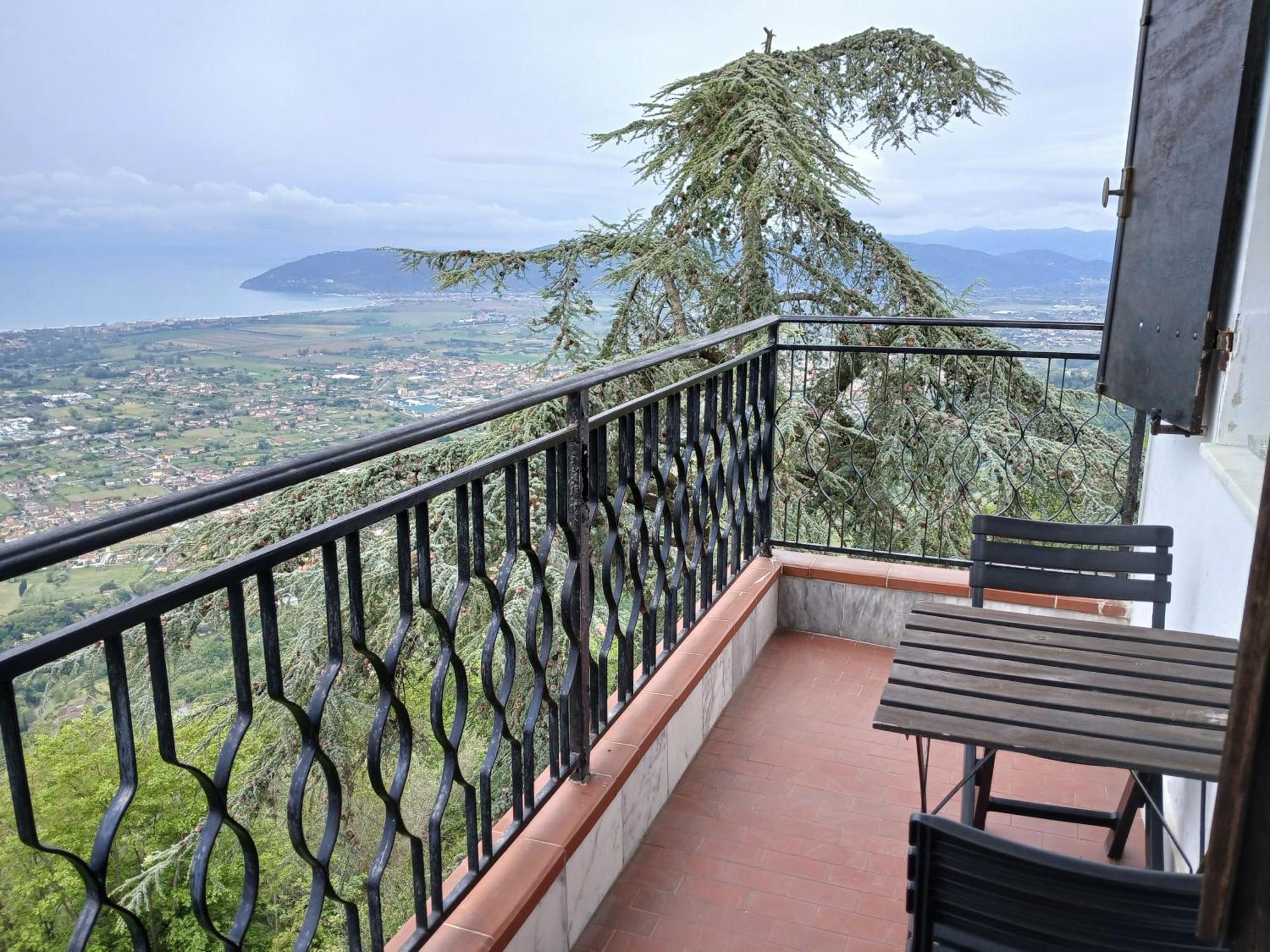 Hotel Ristorante Radar Carrara Bagian luar foto
