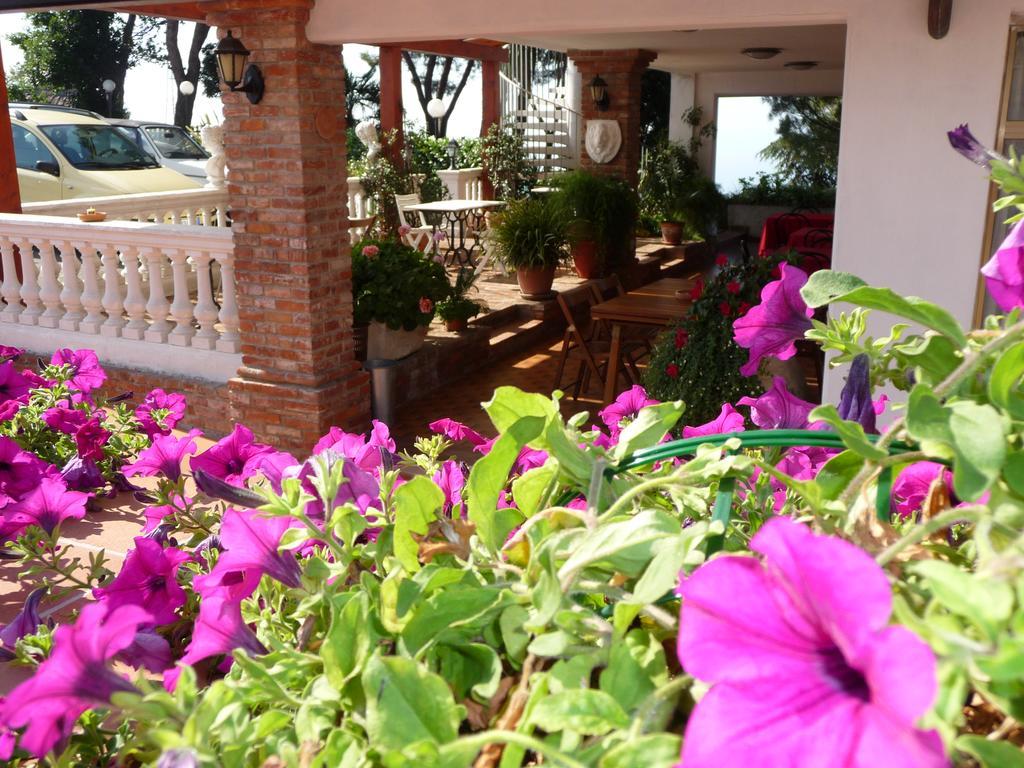 Hotel Ristorante Radar Carrara Bagian luar foto